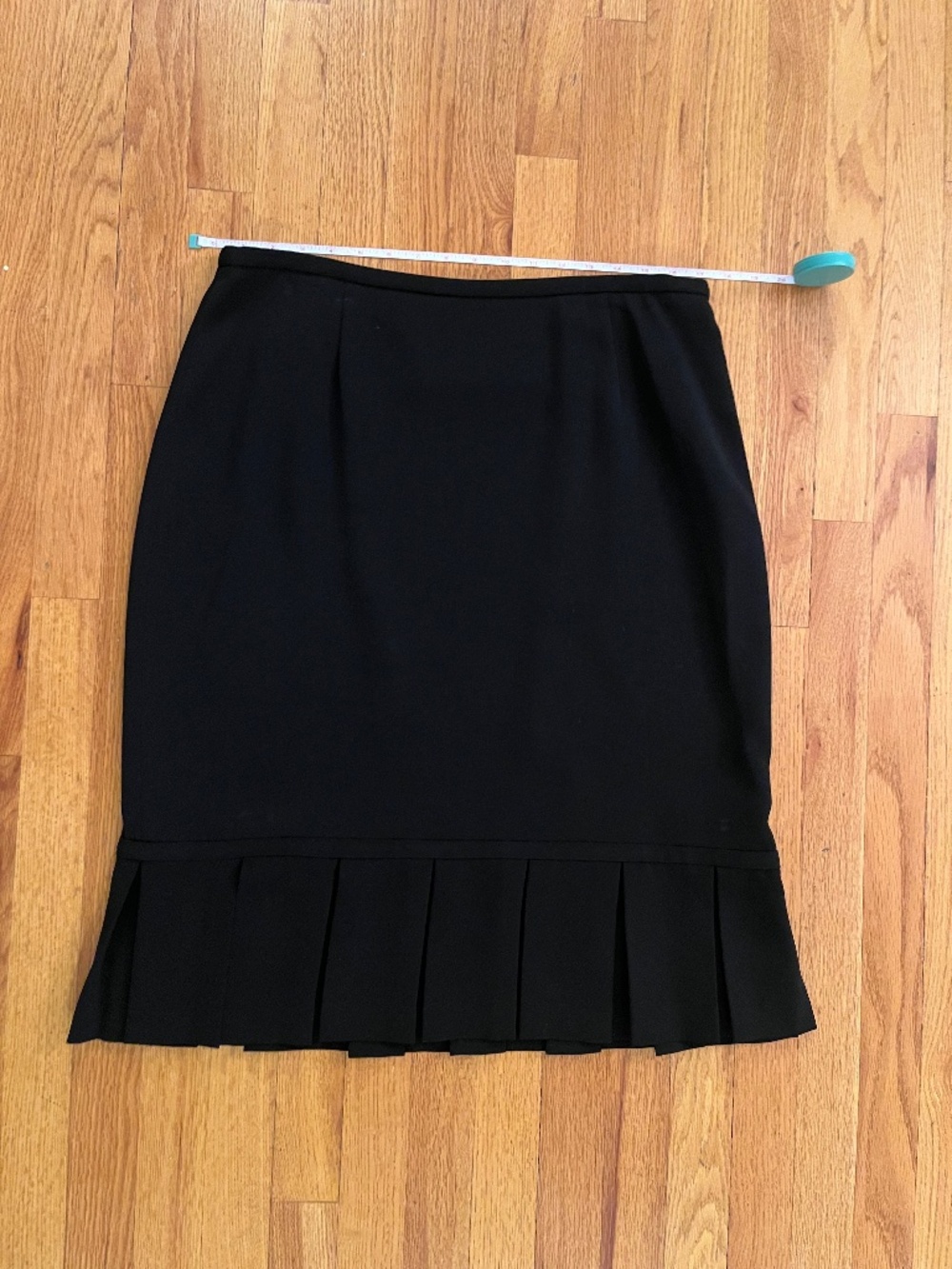 Like New Valerie Stevens Black Pencil Skirt with Accordion Pleated Hem - Size 14